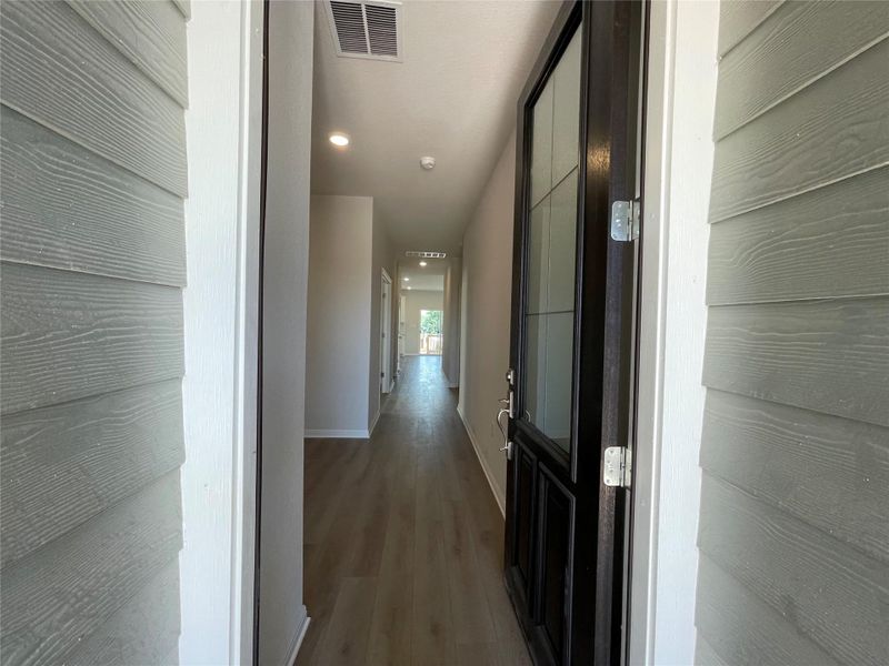 Spacious, unfurnished interior of a new home in Covered Bridge, Hutto (Image 11). Spacious, unfurnished interior of a new home in Covered Bridge, Hutto (Image 11).