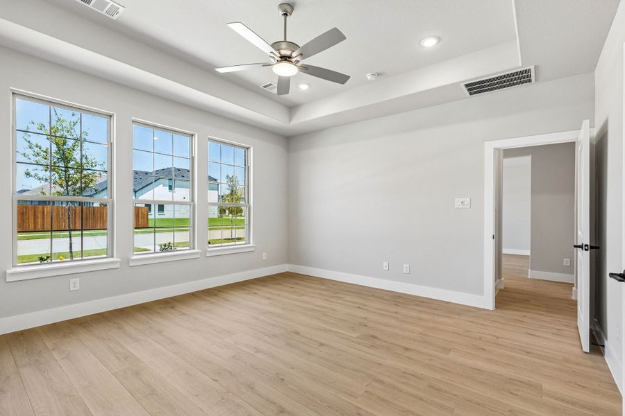 Spacious, unfurnished interior of a new home in Dove Hollow, Waxahachie (Image 21). Spacious, unfurnished interior of a new home in Dove Hollow, Waxahachie (Image 21).