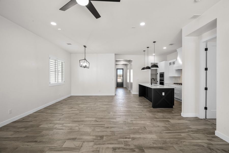 Spacious, unfurnished interior of a new home in Summer Sky North, El Paso (Image 23).