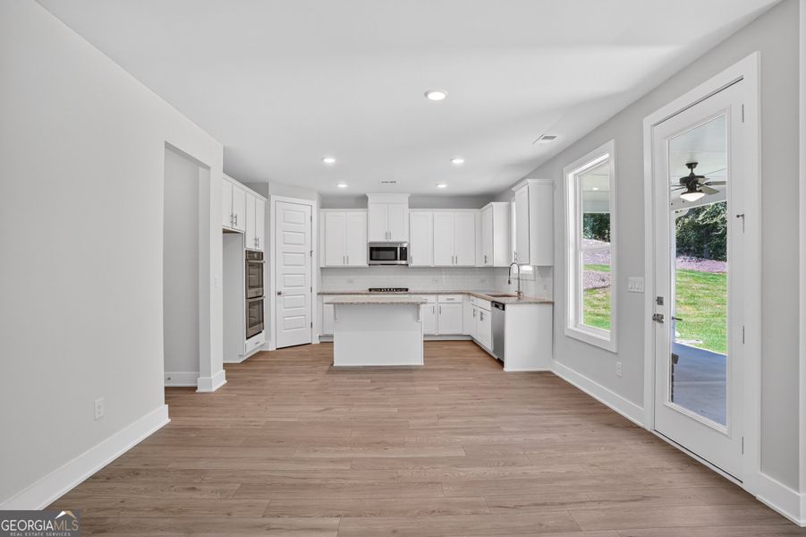 Spacious, unfurnished interior of a new home in The Manor at Gainesville Township, Gainesville (Image 23).