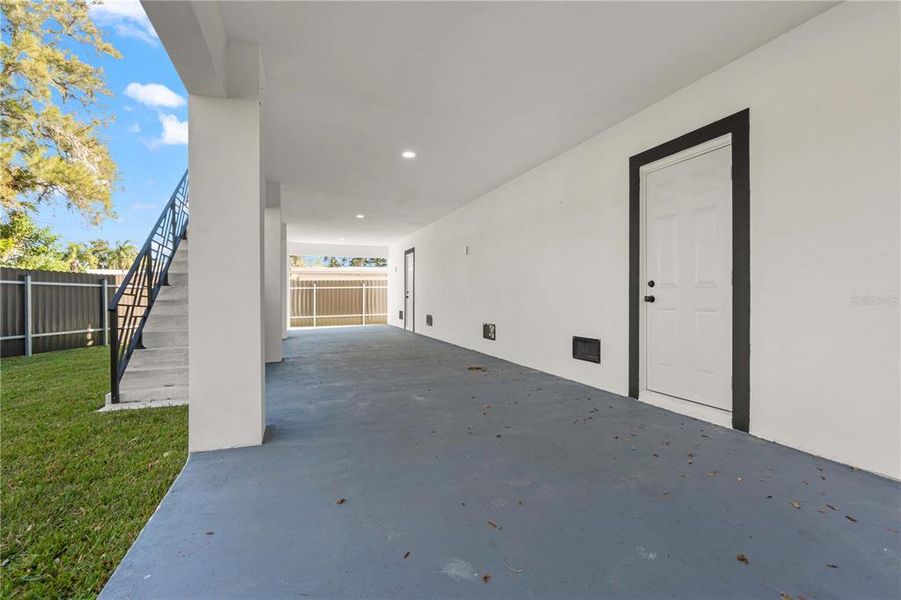 Exterior details and patio area of a home in , New Port Richey (Image 31).