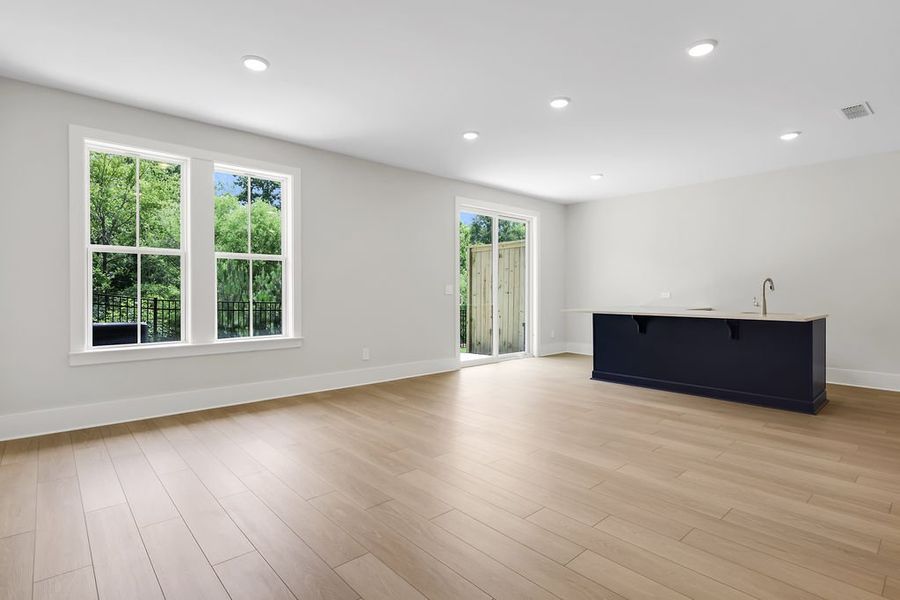 Spacious, unfurnished interior of a new home in Echo Park, Suwanee (Image 32).