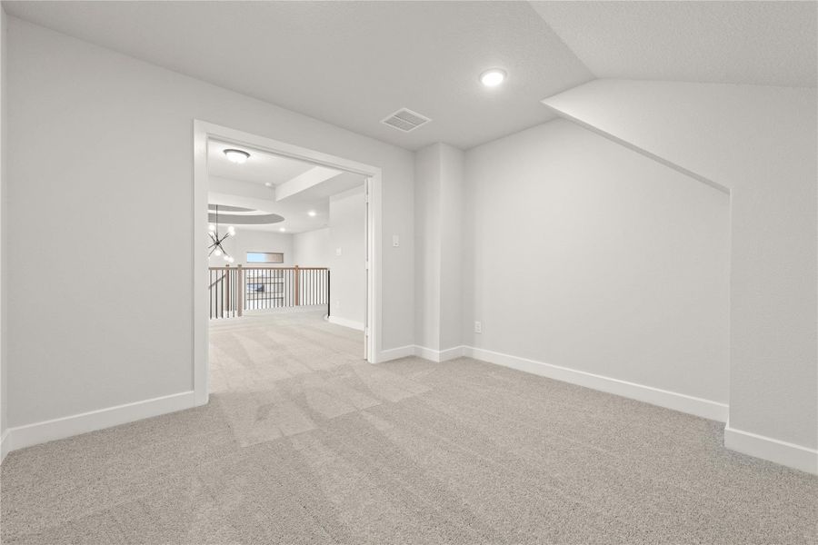 Representative image. Features, selections and colors may vary. Representative image. Features, selections and colors may vary.