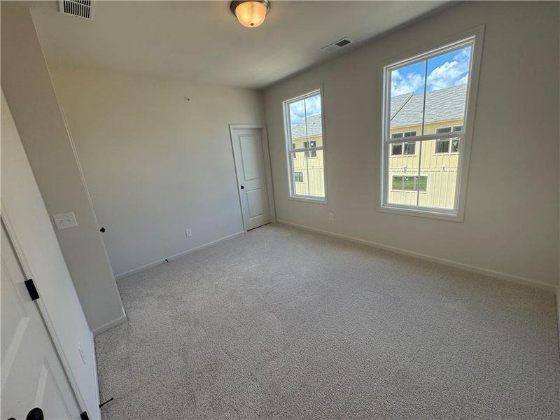 Spacious, unfurnished interior of a new home in , Alpharetta (Image 18).