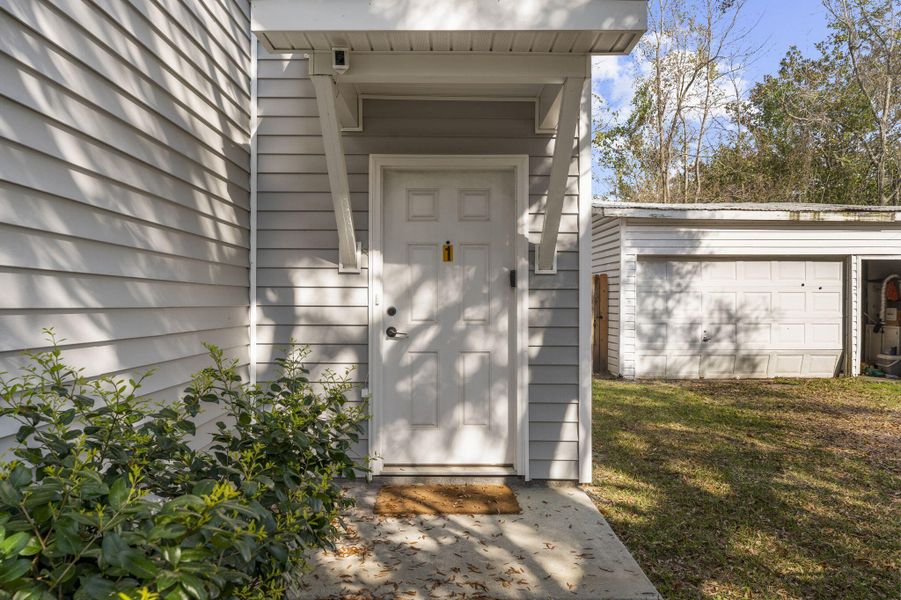Exterior details and patio area of a home in , Hanahan (Image 24).