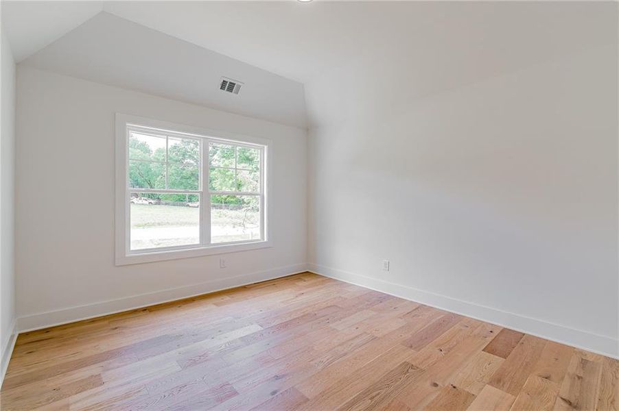 Spacious, unfurnished interior of a new home in , Gainesville (Image 27).