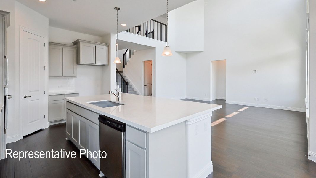 Furnished interior view inside a new home in Ridge Crossing, Waxahachie (Image 7).