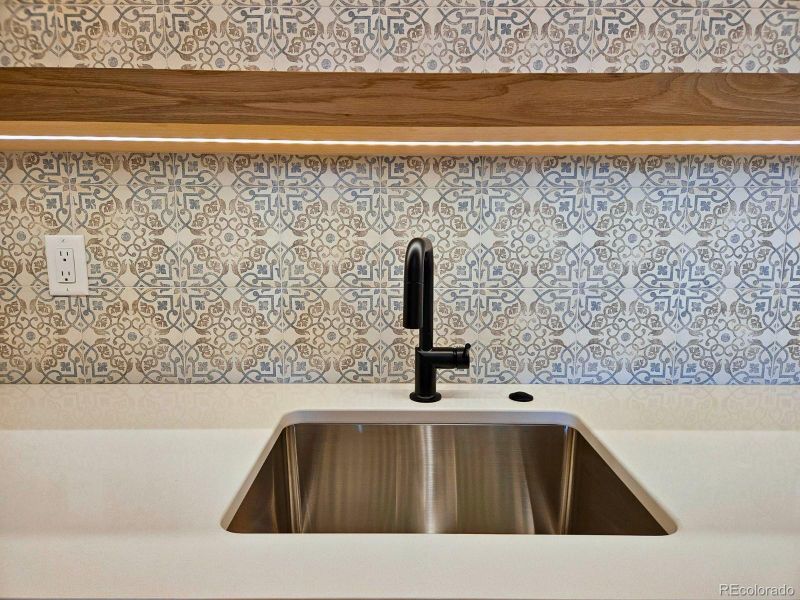 Function of a main kitchen - with more!