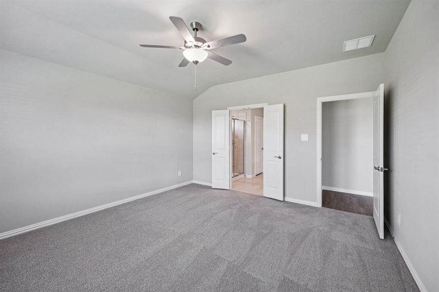 Spacious, unfurnished interior of a new home in Lakehaven - Signature Series, Farmersville (Image 33).