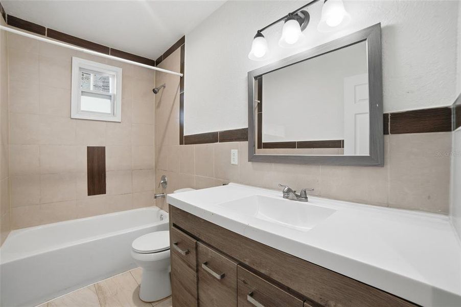 Furnished interior view inside a new home in , Orlando (Image 11).