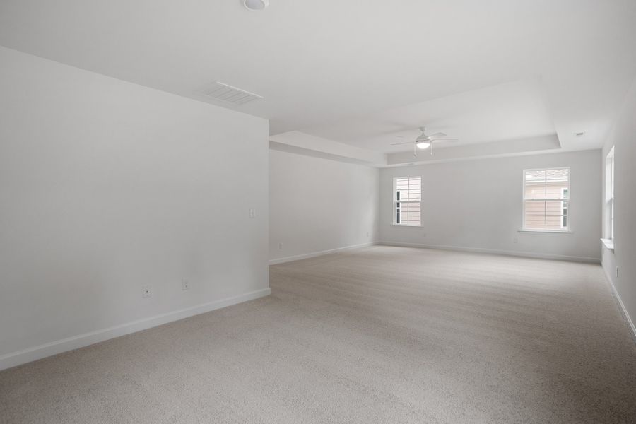Spacious, unfurnished interior of a new home in Georgias Landing, Raleigh (Image 30).