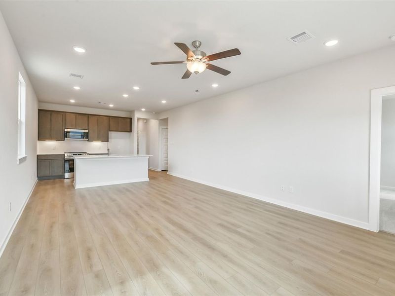 Spacious, unfurnished interior of a new home in Spring Branch Crossing, Conroe (Image 22).