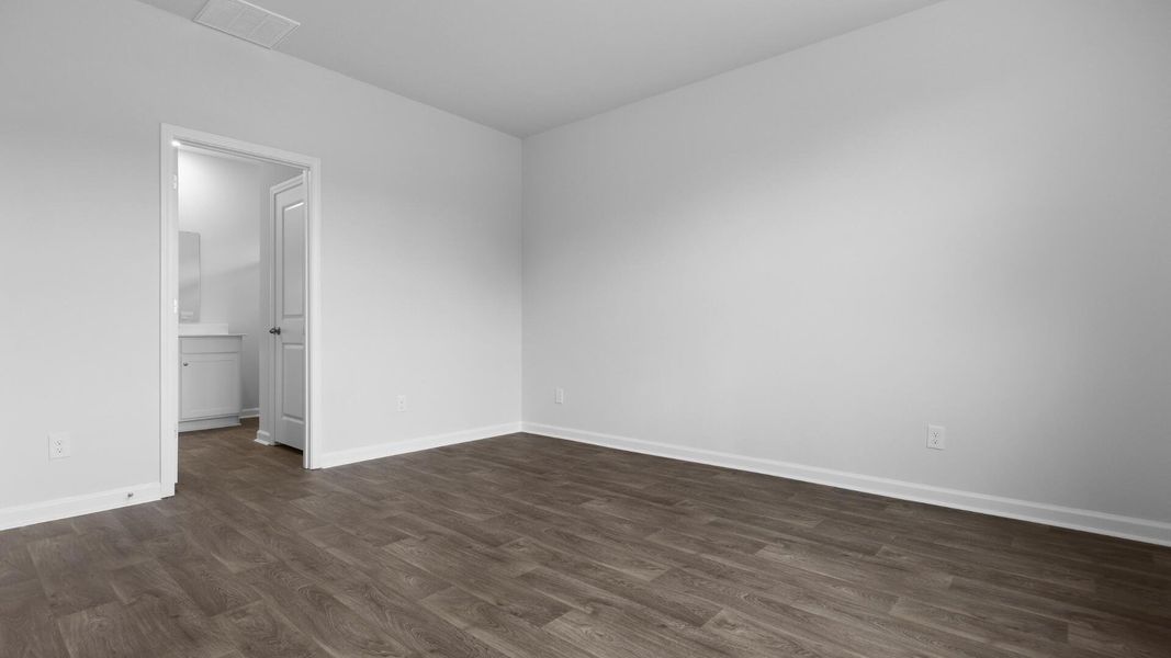 Spacious, unfurnished interior of a new home in Hillcrest, Ravenel (Image 15).