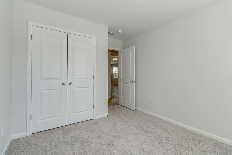 Spacious, unfurnished interior of a new home in Ellington, Elgin (Image 19).