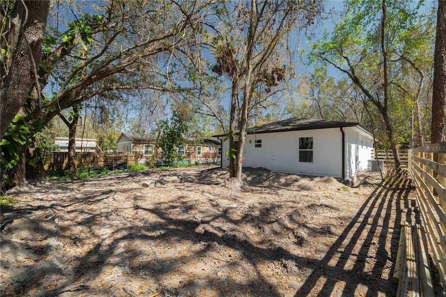 Exterior details and patio area of a home in , New Port Richey (Image 4).
