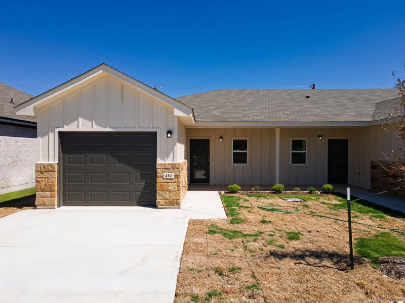 Front exterior of a new home in , Copperas Cove, TX, highlighting curb appeal (Image 1). Front exterior of a new home in , Copperas Cove, TX, highlighting curb appeal (Image 1).