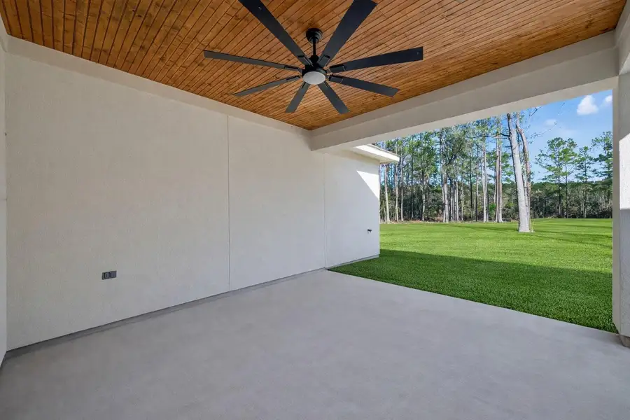 Exterior details and patio area of a home in , Dayton (Image 3).