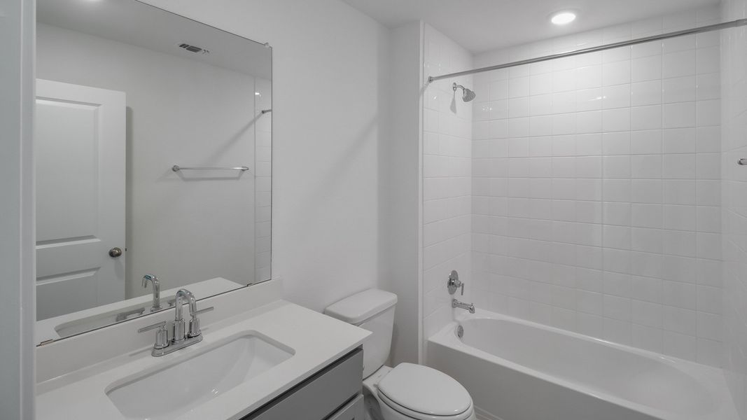 Representative furnished interior of a home built from the The Alvin by D.R. Horton in Riverview, Georgetown (Image 7).