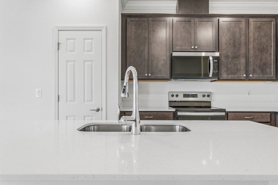 Close-up of interior finishes inside a home in Eden Hills, Lake Alfred (Image 20).