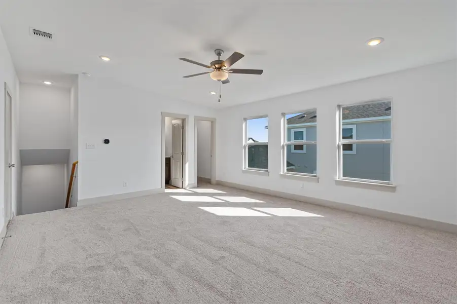 Spacious, unfurnished interior of a new home in , Pflugerville (Image 12).