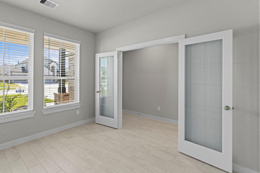 Spacious, unfurnished interior of a new home in Briarwood Crossing, Rosenberg (Image 15). Spacious, unfurnished interior of a new home in Briarwood Crossing, Rosenberg (Image 15).