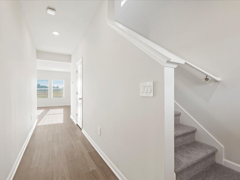 Spacious, unfurnished interior of a new home in Pleasant Brook, Piedmont (Image 9).