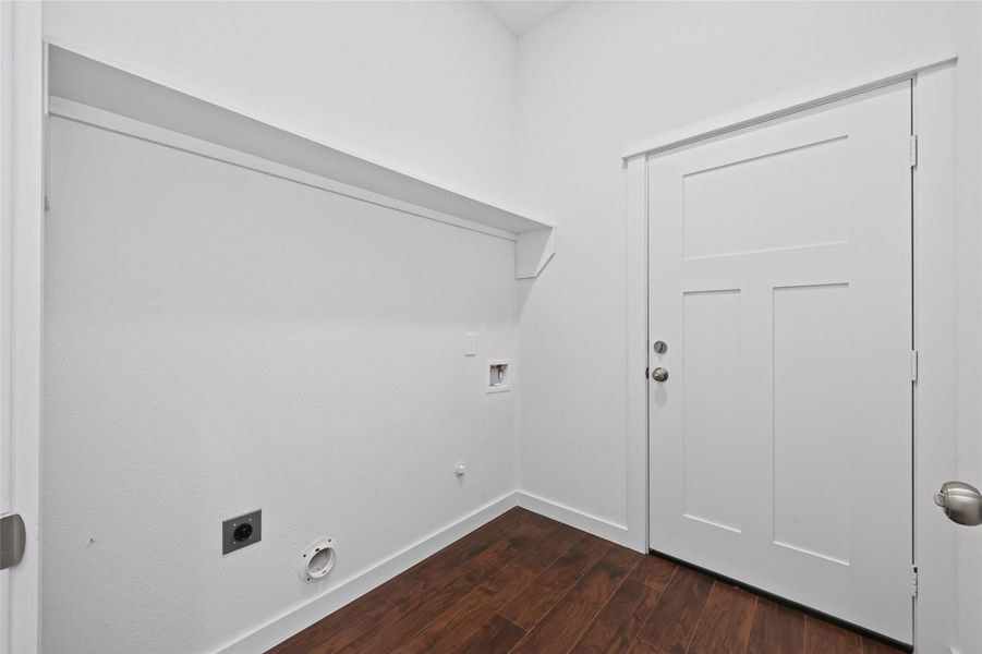 Spacious, unfurnished interior of a new home in , Cleveland (Image 23).