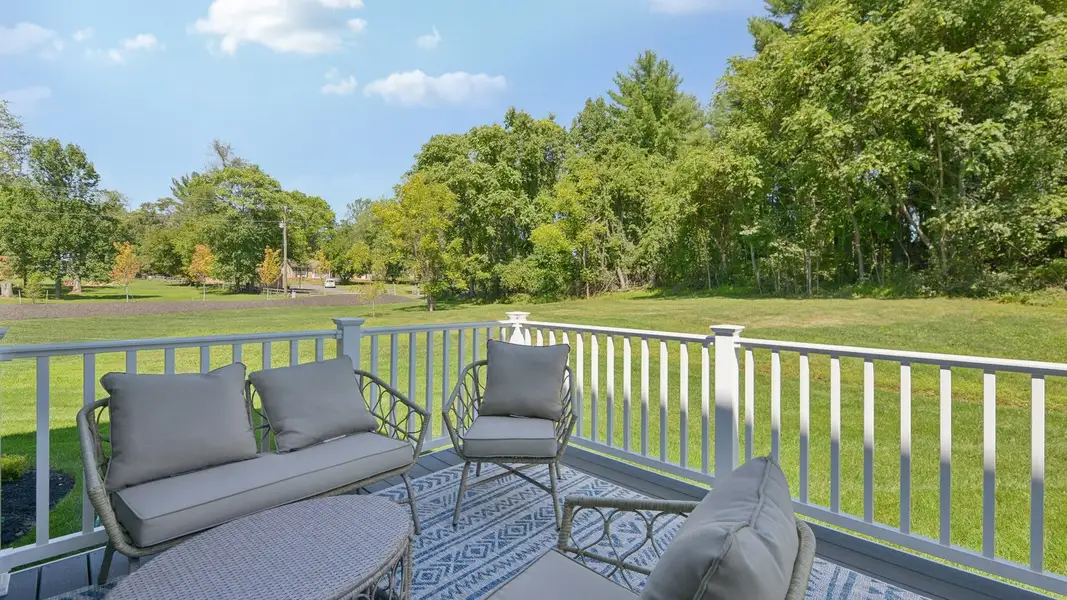 Representative exterior details of a home built from the Jamestown by D.R. Horton in Fountain View, Ormond Beach (Image 3).