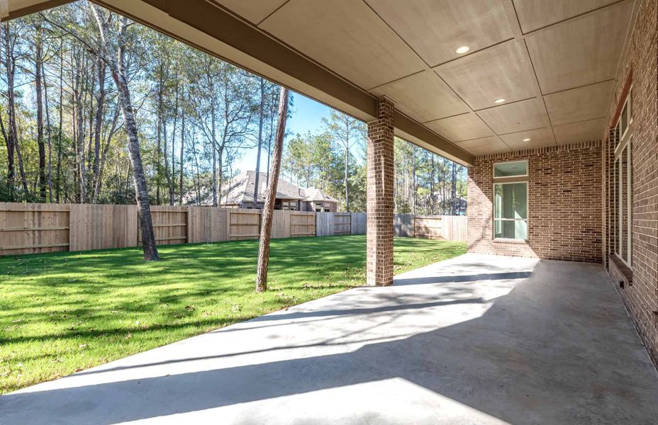 Representative exterior details of a home built from the 3358 by Ravenna Homes in Artavia 70′, Conroe (Image 4).