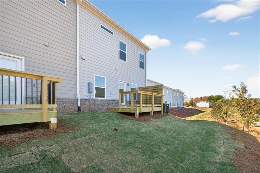 Exterior details and patio area of a home in Franklin Manor, Lawrenceville (Image 20).