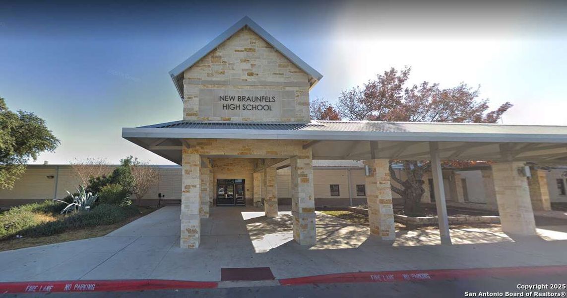 Image 4 of a home in Lark Canyon. Image 4 of a home in Lark Canyon.