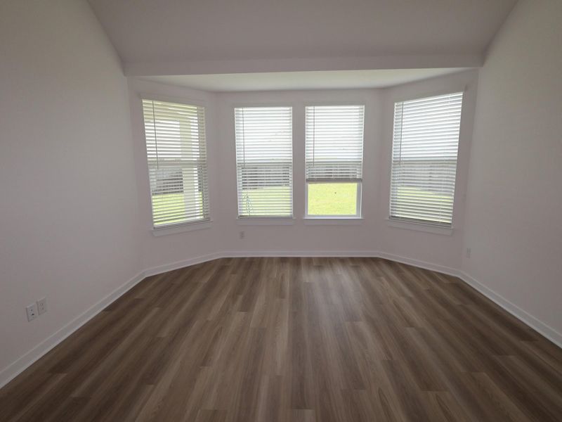 Spacious, unfurnished interior of a new home in Miller's Pond, Rosenberg (Image 21).