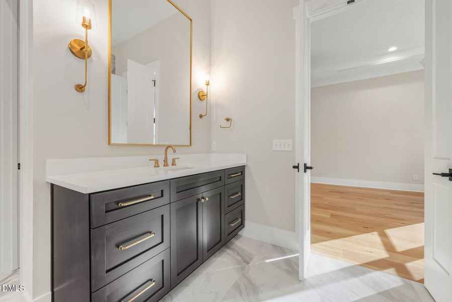 8017 Bud Morris (41) 8017 Bud Morris (41)