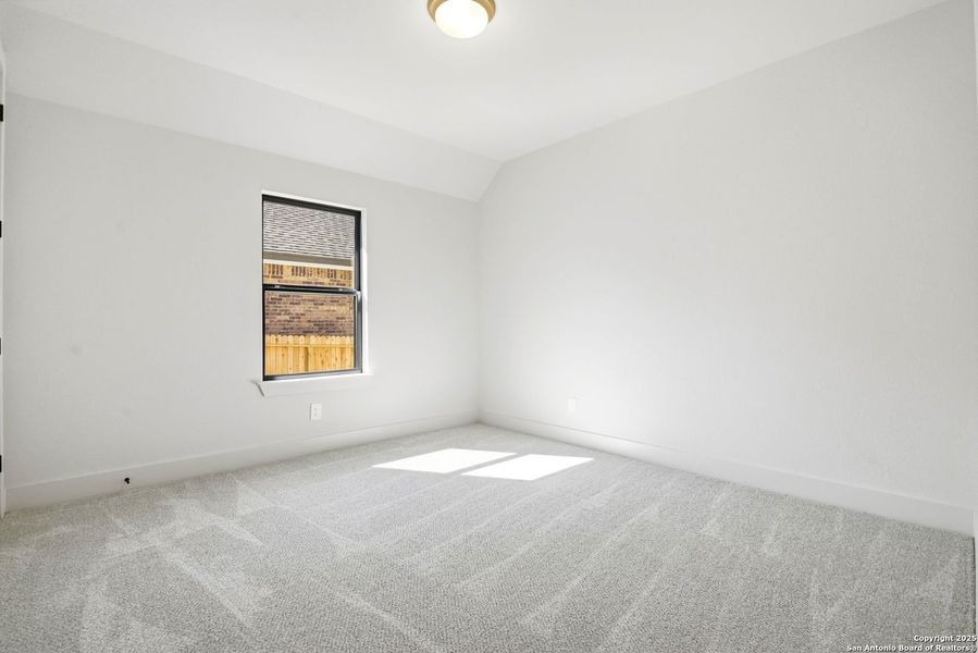 Spacious, unfurnished interior of a new home in Ventana - 60', Bulverde (Image 18).