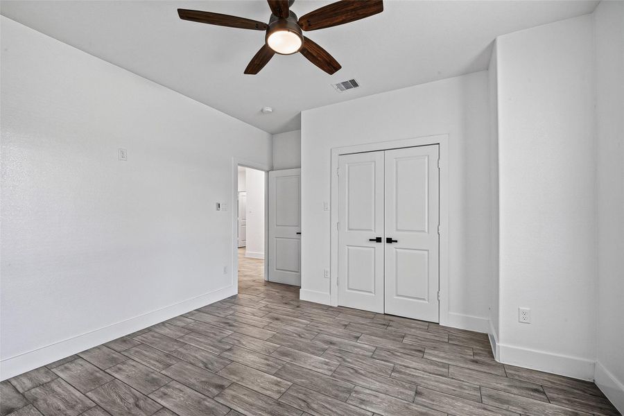 Spacious, unfurnished interior of a new home in , Crosby (Image 20).