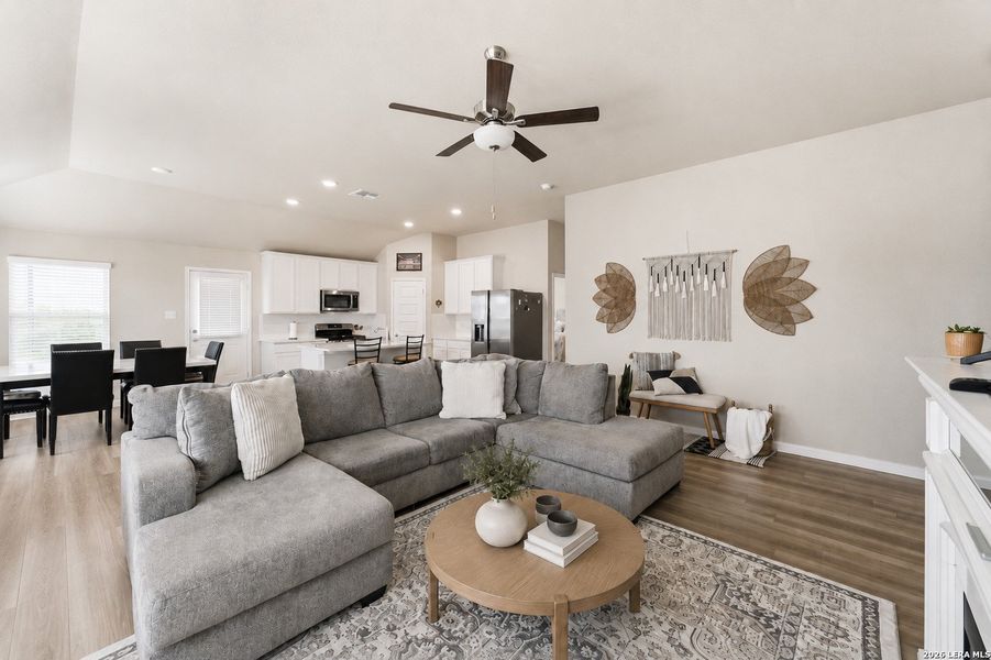 Furnished interior view inside a new home in , Atascosa (Image 22).