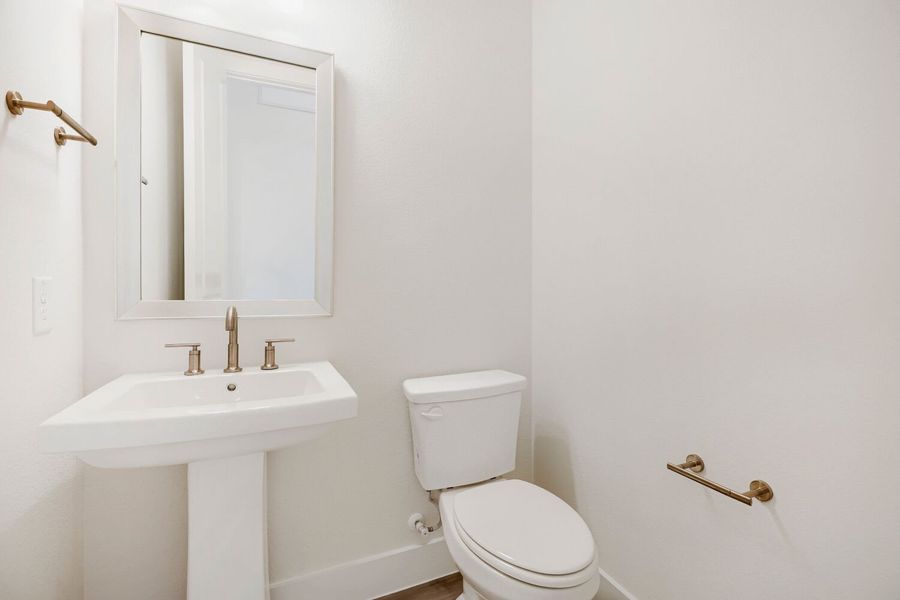 940 Heatherbrook - Powder Bathroom 940 Heatherbrook - Powder Bathroom