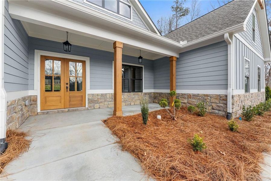 Exterior details and patio area of a home in , Clarkesville (Image 4).