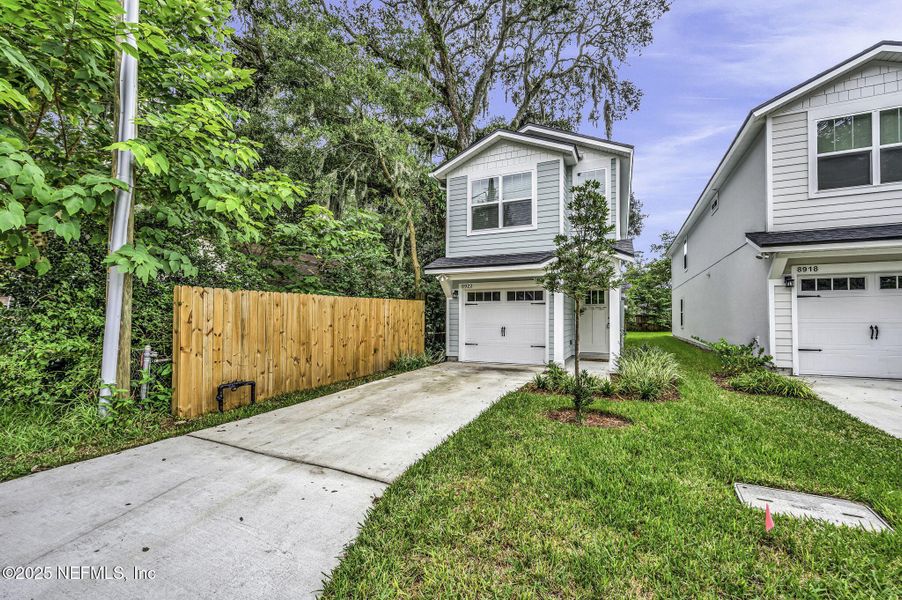 Exterior details and patio area of a home in , Jacksonville (Image 19). Exterior details and patio area of a home in , Jacksonville (Image 19).