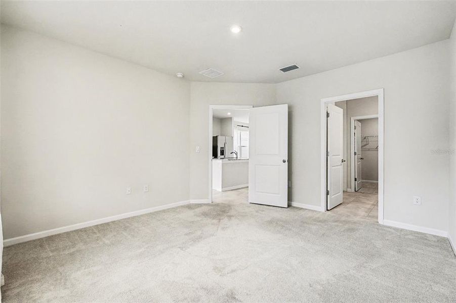 Spacious, unfurnished interior of a new home in , New Port Richey (Image 33).