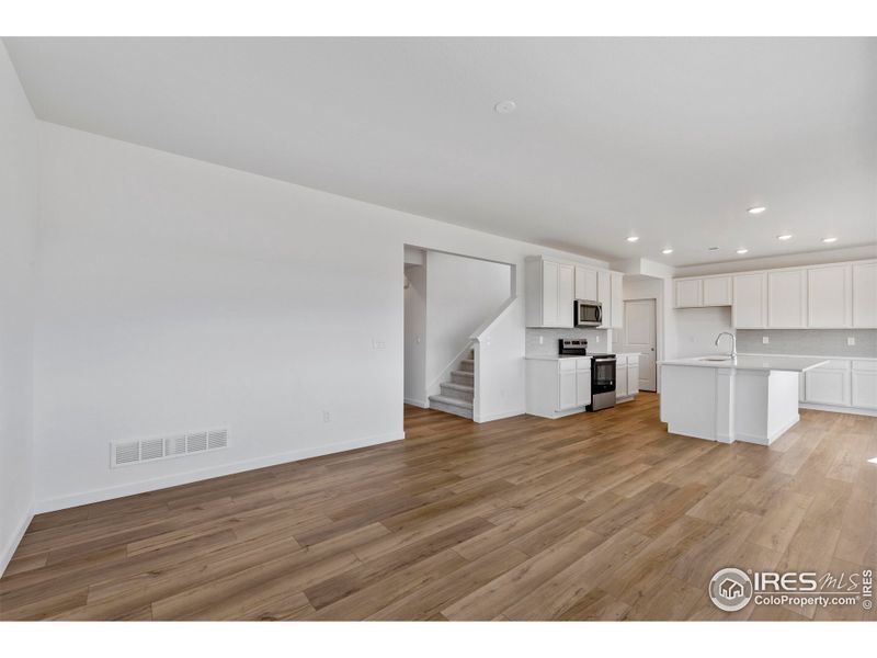 Spacious, unfurnished interior of a new home in Granary, Johnstown (Image 17).