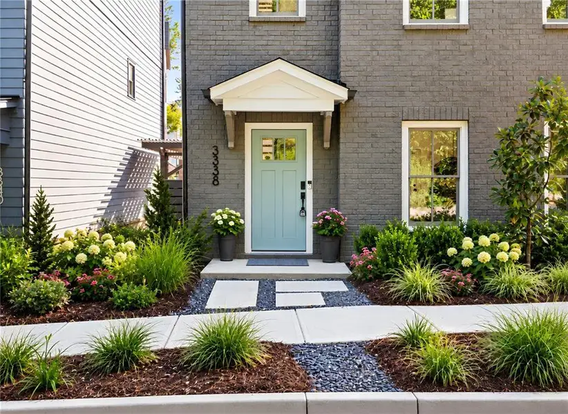 Exterior details and patio area of a home in Stillwood, Hapeville (Image 3).