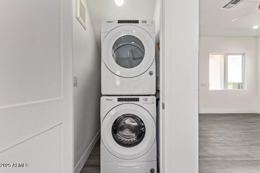 1913 W ADAMS Street 1913 W ADAMS Street