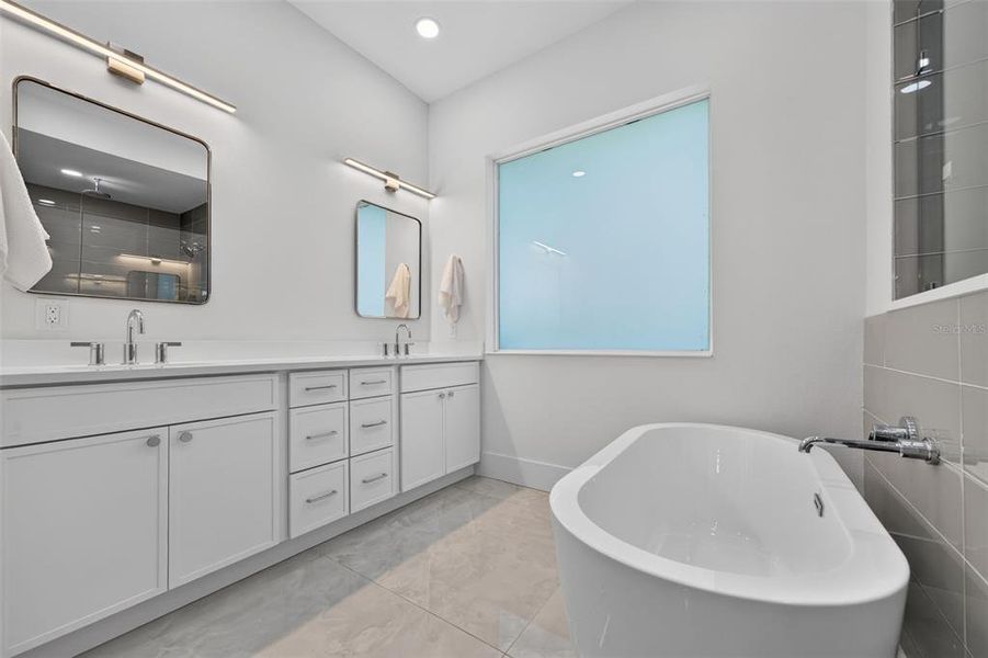 Furnished interior view inside a new home in , Sarasota (Image 63).