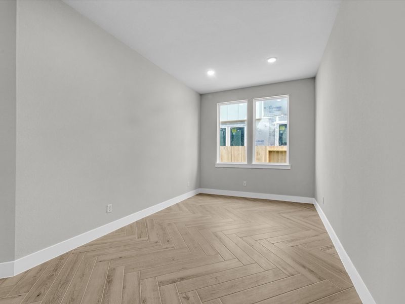 Spacious, unfurnished interior of a new home in Jubilee 50′, Hockley (Image 12).