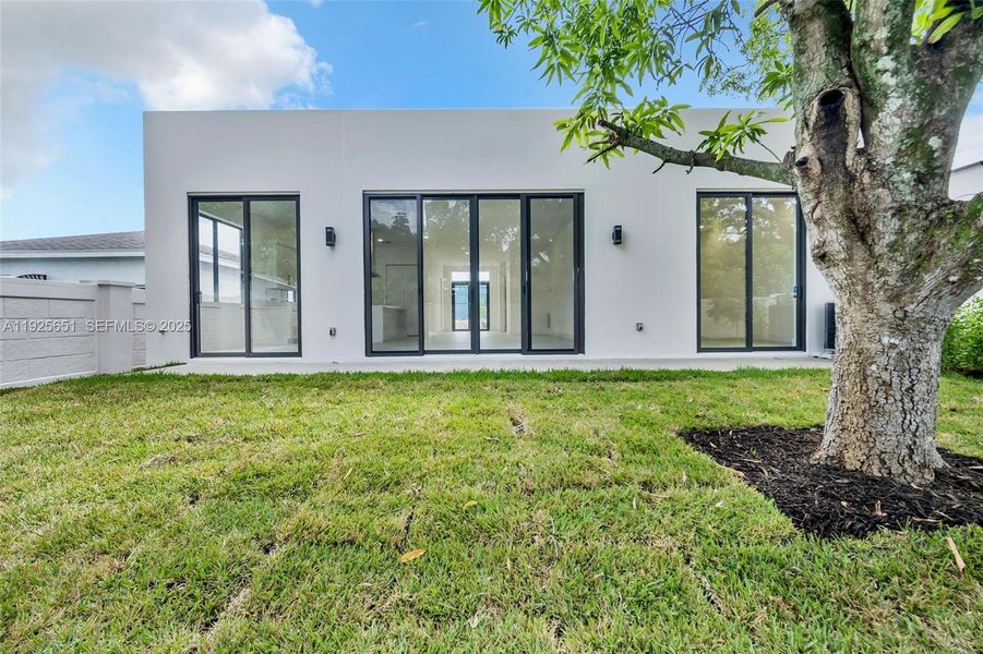 Exterior details and patio area of a home in , Fort Lauderdale (Image 3). Exterior details and patio area of a home in , Fort Lauderdale (Image 3).