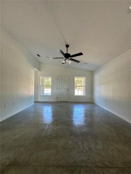 Spacious, unfurnished interior of a new home in , Auburndale (Image 6).
