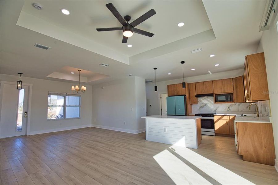 Spacious, unfurnished interior of a new home in , Placida (Image 15).