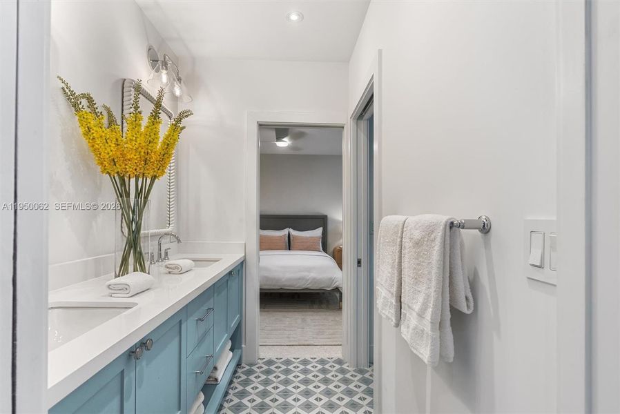 Furnished interior view inside a new home in , Islamorada, Village of Islands (Image 59).