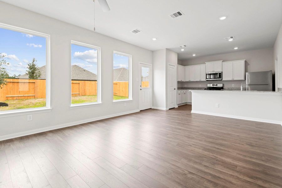 Spacious, unfurnished interior of a new home in Magnolia Woods, Magnolia (Image 6).